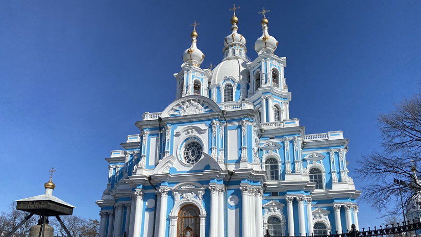 Воскресенский смольный собор