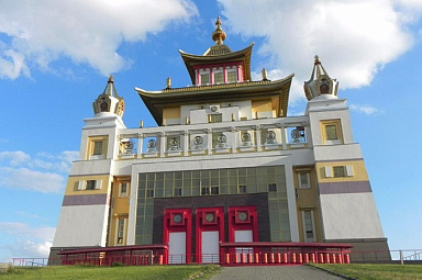 К золотой обители Будды Фото К золотой обители Будды